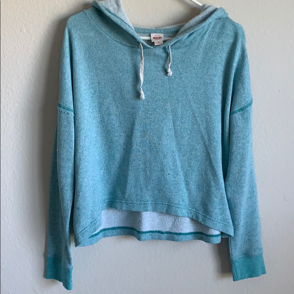 Cute and light weight long sleeve slightly worn!